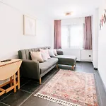 Stylish Flat 12 Min To Pera Museum In Sisli