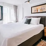 Stylish Flat 12 Min To Pera Museum In Sisli